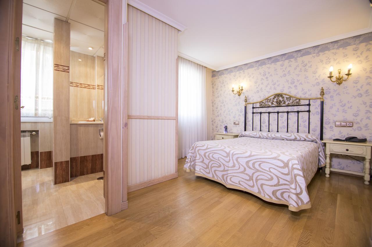Hotel Julia Aranda de Duero Εξωτερικό φωτογραφία